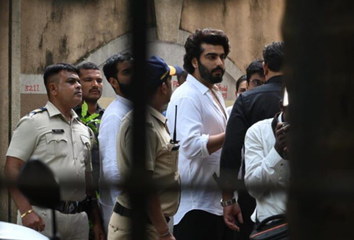 VIDEO: Sohail Khan snubbed Arjun Kapoor at Malaika Arora’s mother house following during condolences after father suicide death